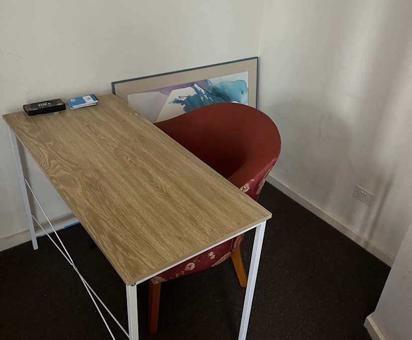 Furnished room in a flatshare