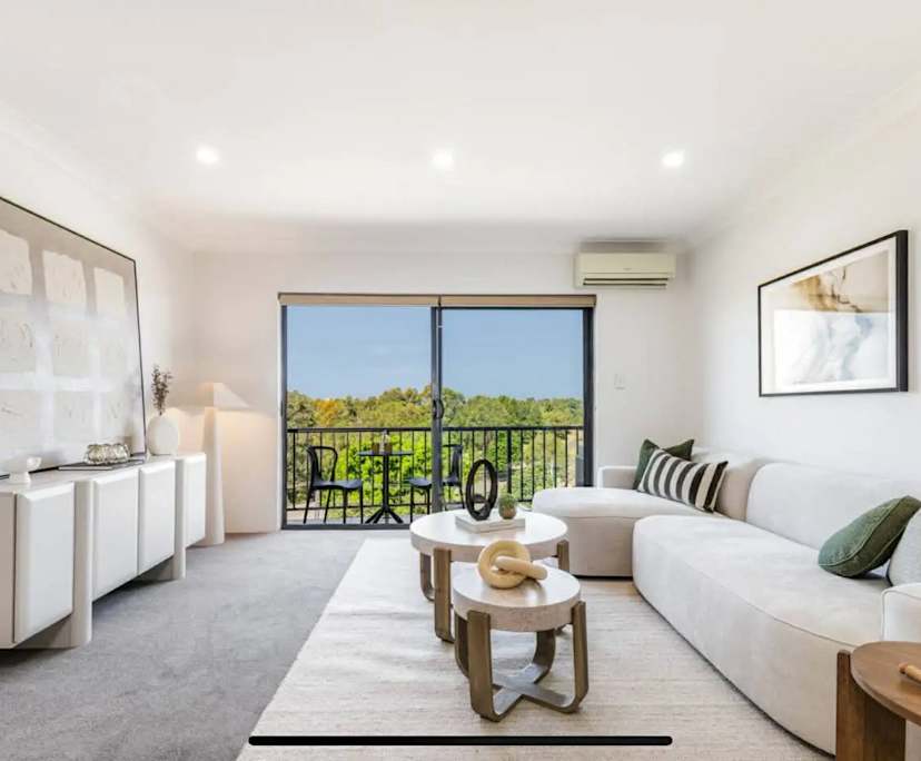 Furnished room in a flatshare