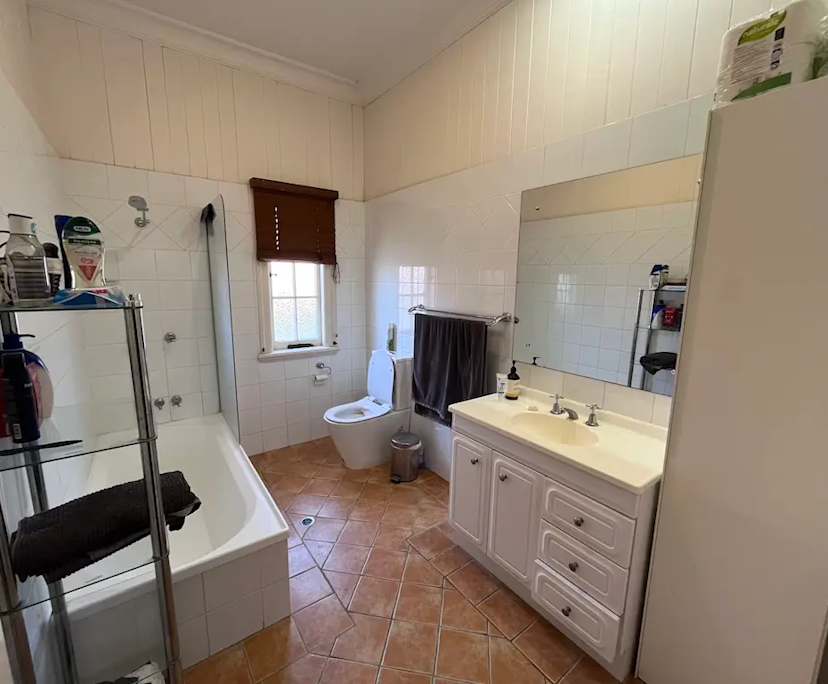 $330-360, Share-house, 2 rooms, Camp Hill QLD 4152, Camp Hill QLD 4152