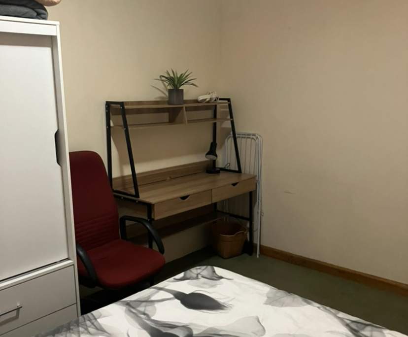 Furnished room in a share house