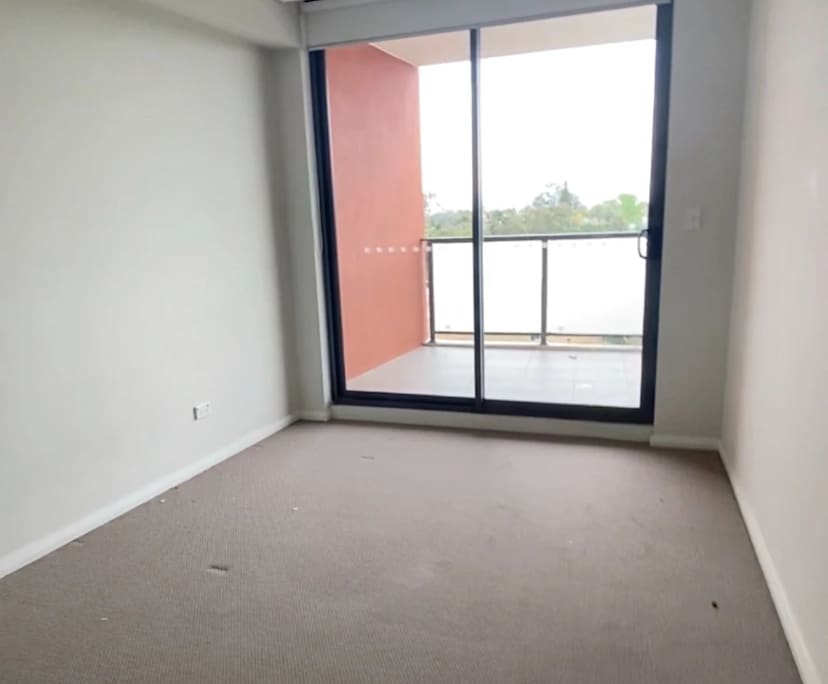 Unfurnished room with own bathroom