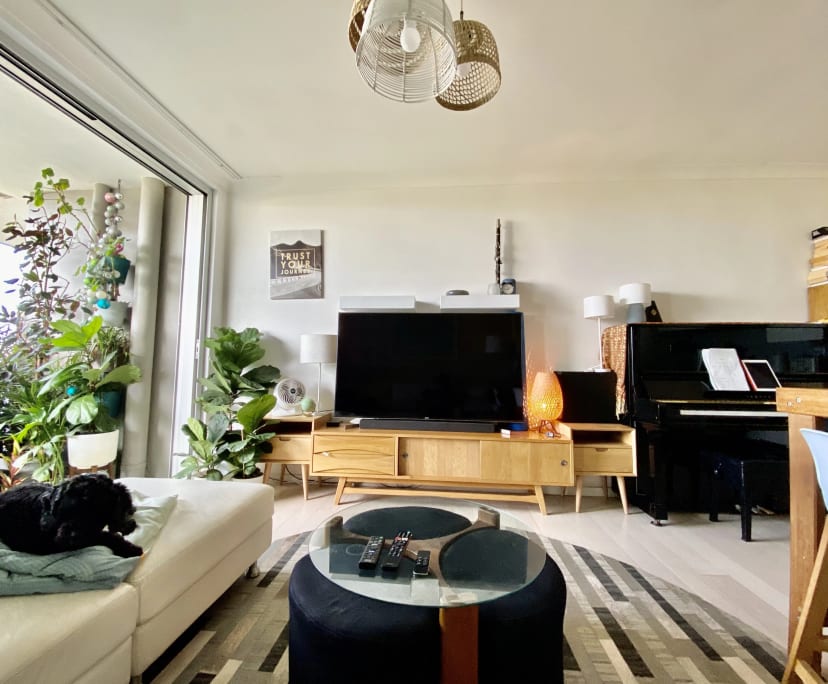 Furnished room in a flatshare