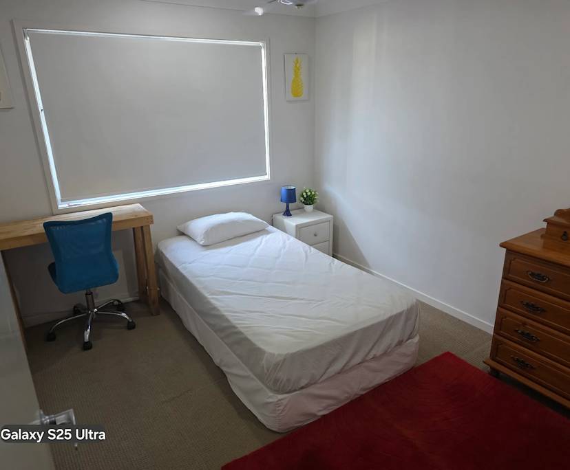Whole property with 1 room for rent