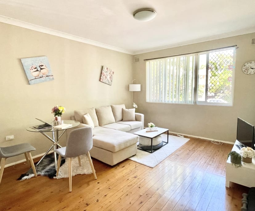 Furnished room in a flatshare