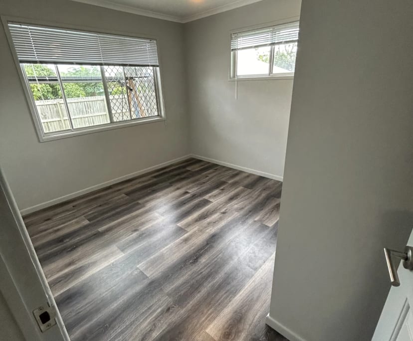 Room in a share house