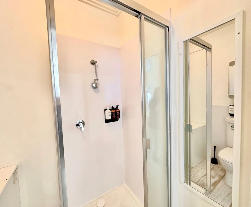 $700, Flatshare, 2 bathrooms, Potts Point NSW 2011