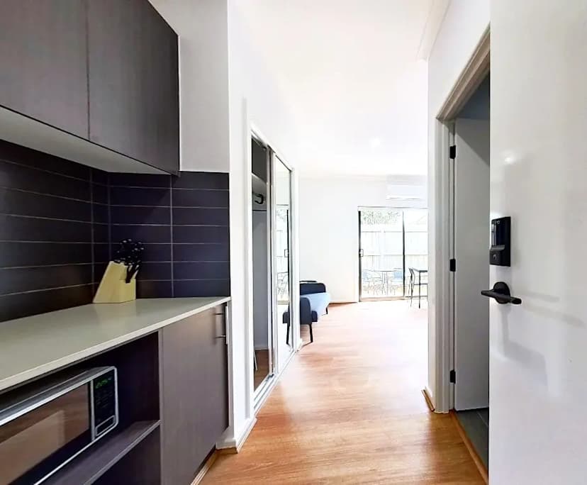 $350, Share-house, 9 rooms, Saint Albans VIC 3021, Saint Albans VIC 3021