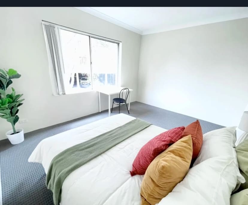 Furnished room in a flatshare