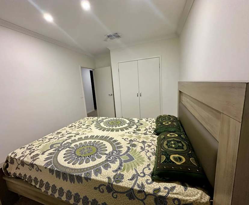 $250, Share-house, 4 bathrooms, Fraser Rise VIC 3336
