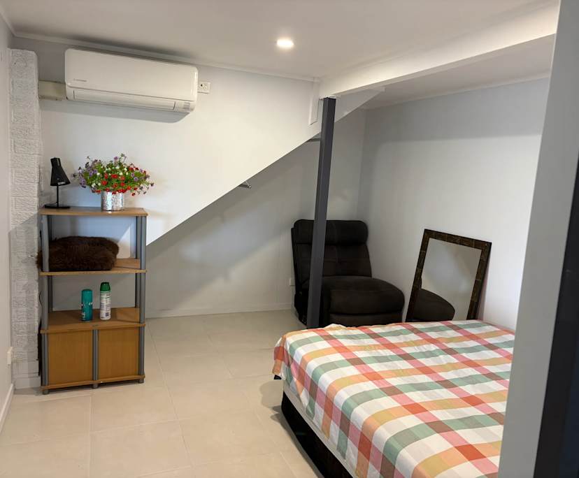 Room in a share house