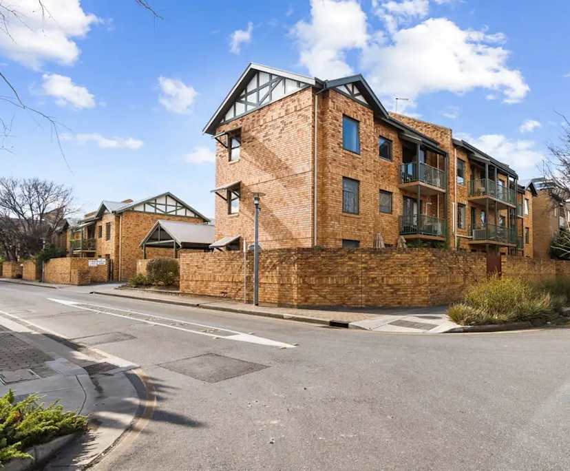 Unfurnished room in a flatshare