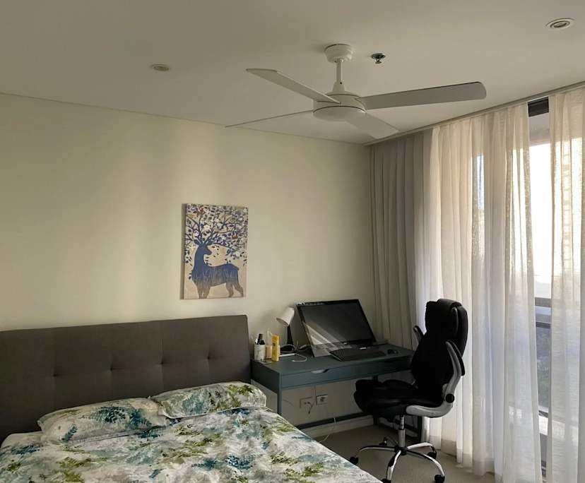 Furnished room with ensuite in a flatshare
