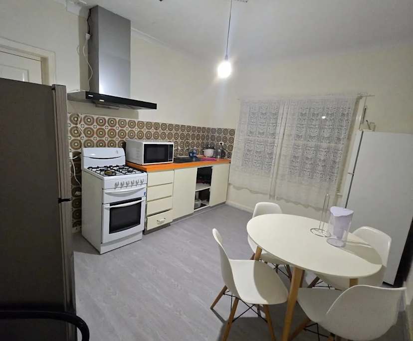 $450, Share-house, 3 bathrooms, Saint James WA 6102