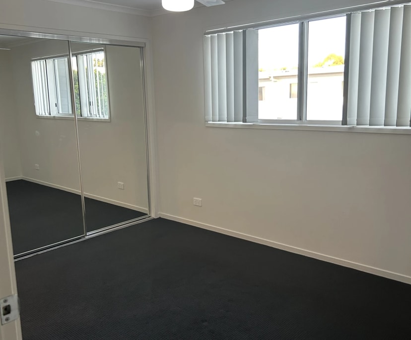 Unfurnished room with ensuite in a flatshare