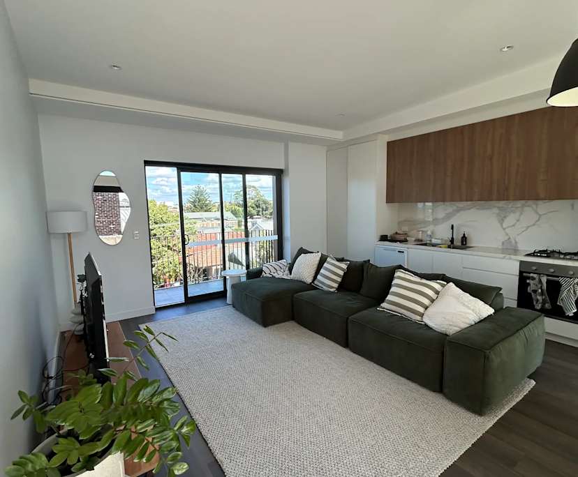 Unfurnished room with own bathroom