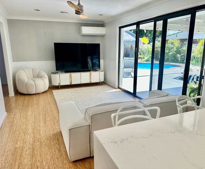 $375, Share-house, 5 bathrooms, Mermaid Waters QLD 4218