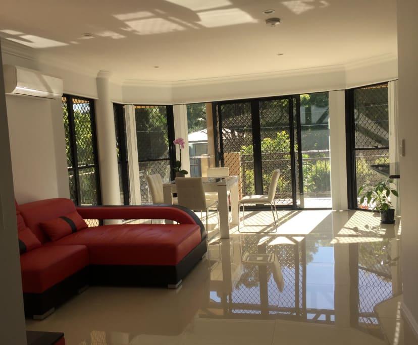 Furnished room in a flatshare