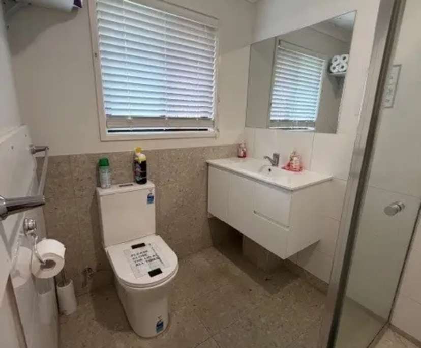 $250, Share-house, 5 bathrooms, Norman Gardens QLD 4701