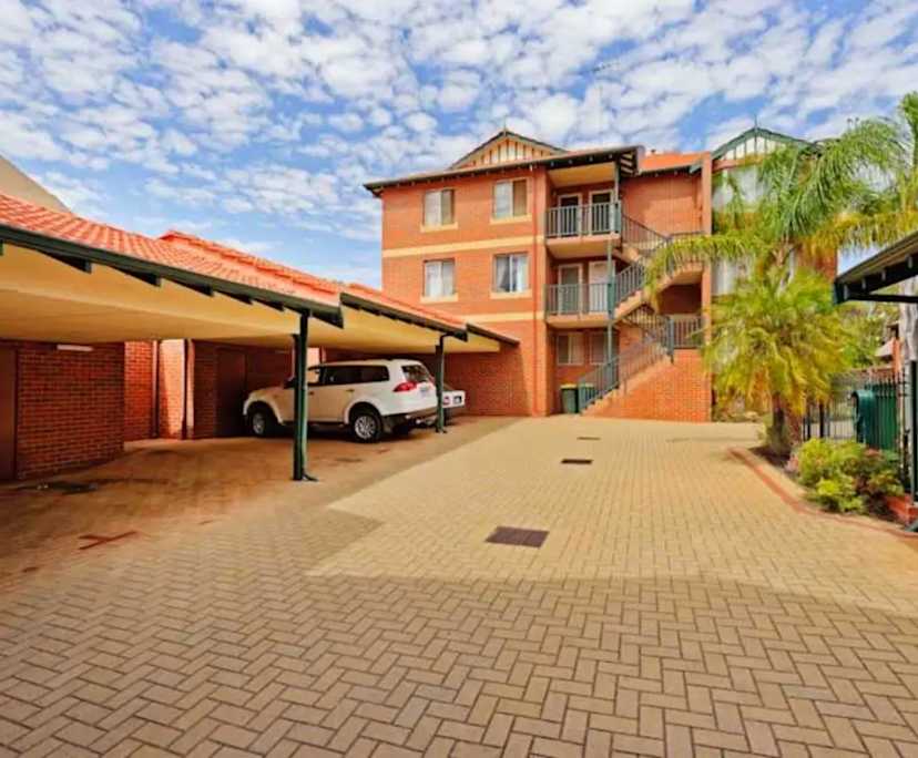 Unfurnished room in a flatshare