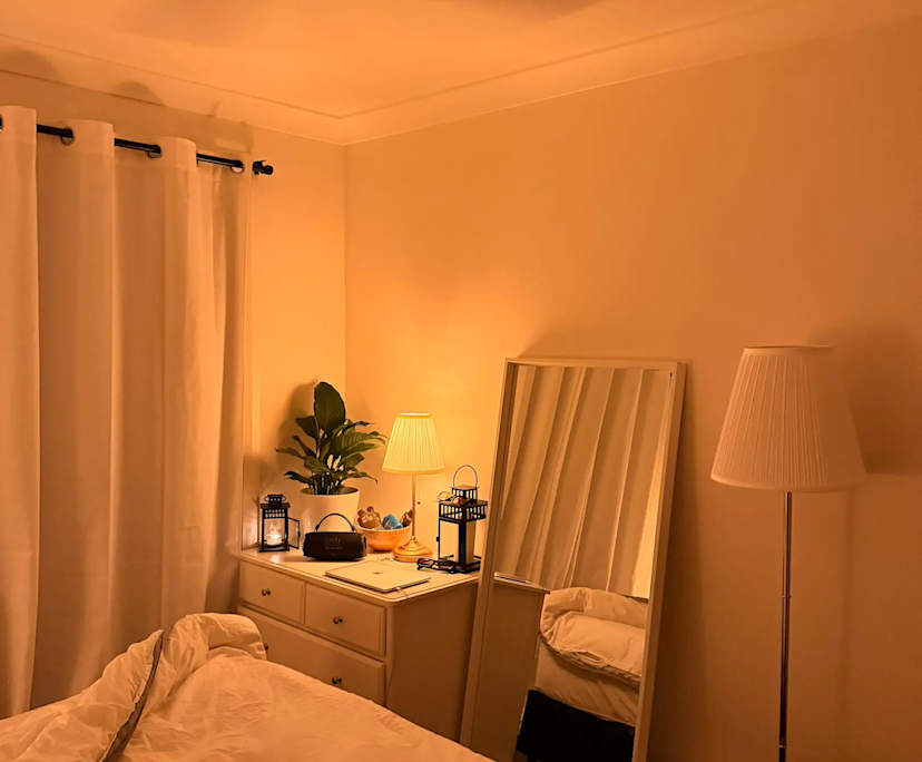 Furnished room in a flatshare