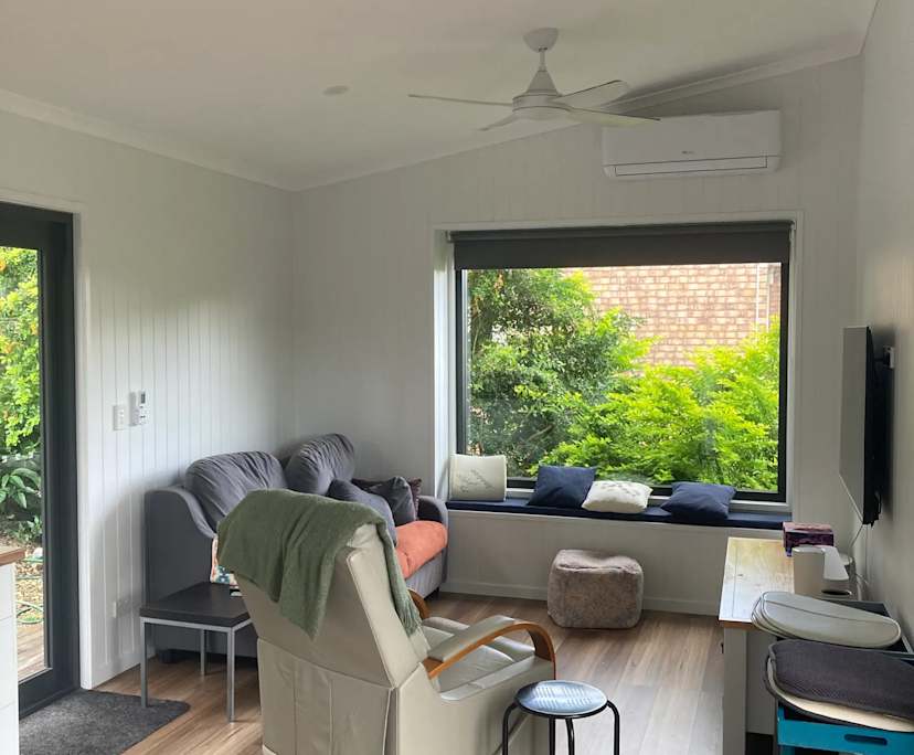 $425, Granny-flat, 1 bathroom, Mount Gravatt East QLD 4122