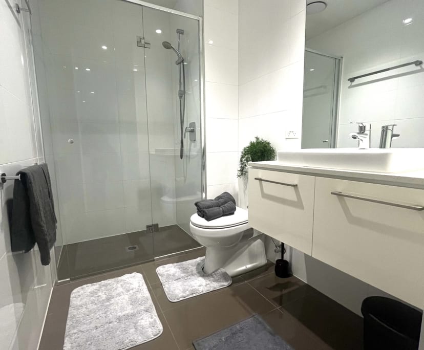 $595, 1-bed, 1 bathroom, Melbourne VIC 3000