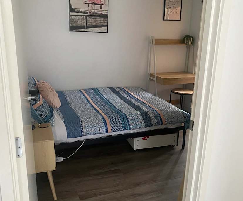 Furnished room with own bathroom