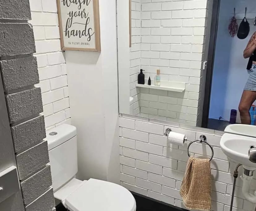 $330, Share-house, 2 bathrooms, Labrador QLD 4215