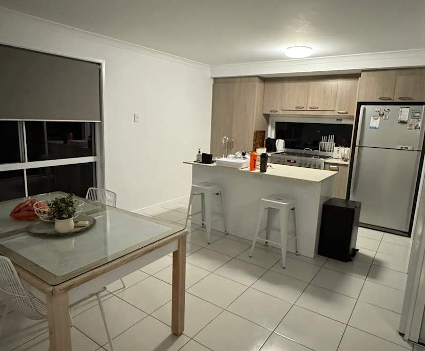 Room in a share house