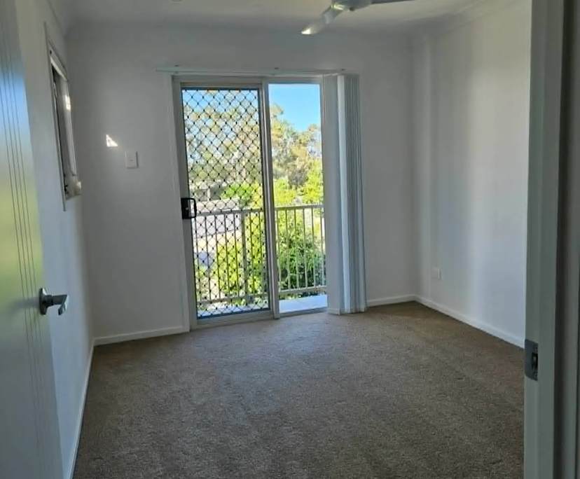 Unfurnished room with own bathroom