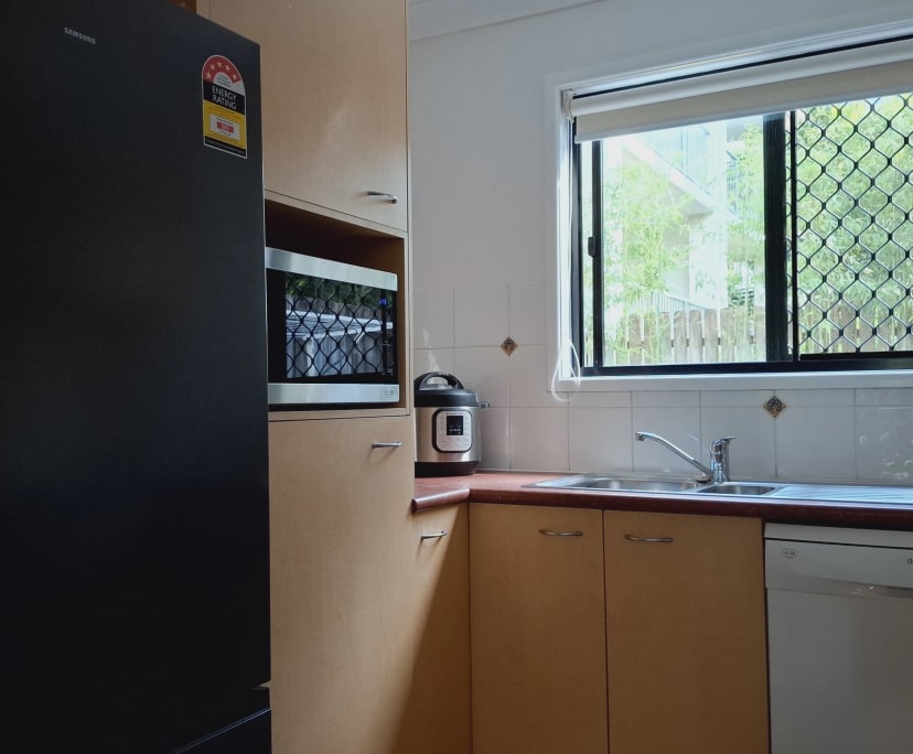 $330, Share-house, 3 bathrooms, Indooroopilly QLD 4068