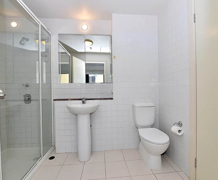 $1,075, Whole-property, 2 bathrooms, Melbourne VIC 3000