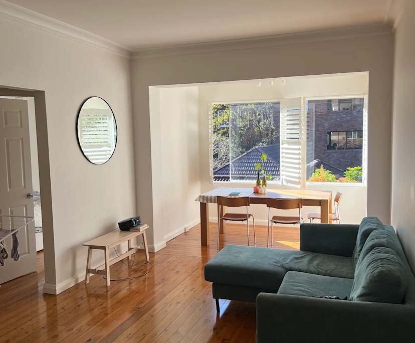 Furnished room in a flatshare