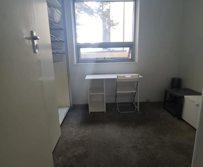 Unfurnished room in a flatshare