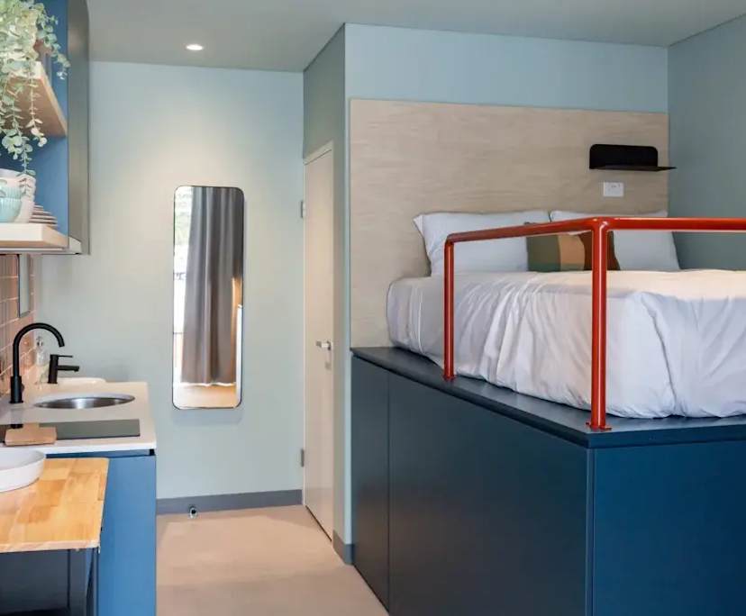 Furnished room studio flat for rent