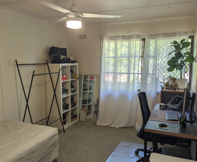Room in a share house