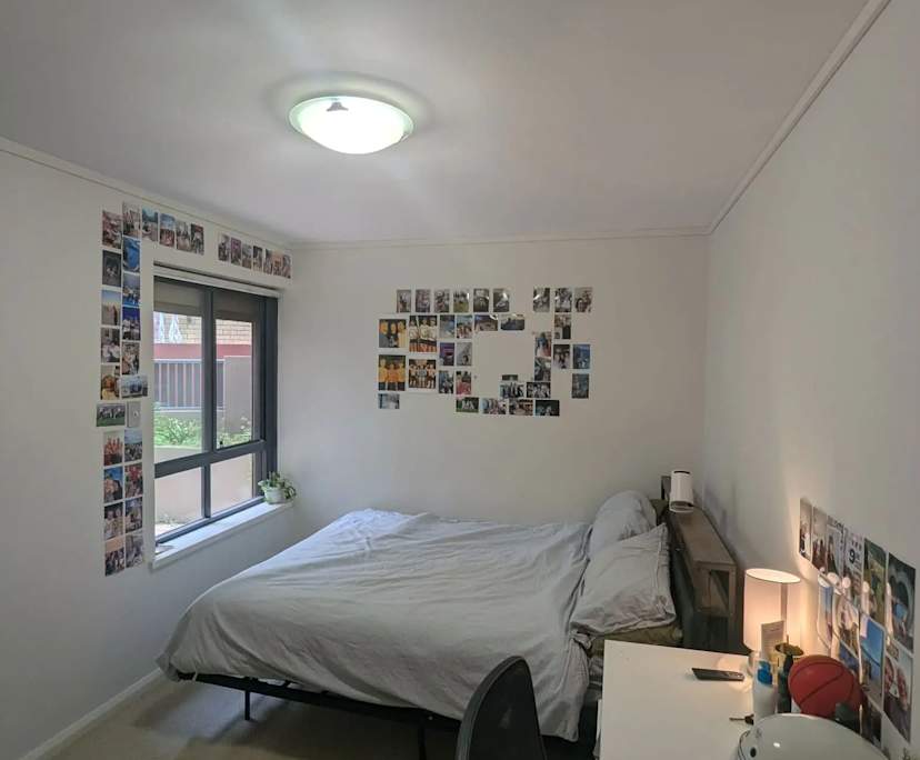 Unfurnished room in a flatshare