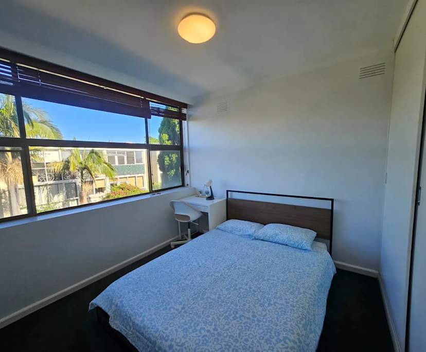 $300, Flatshare, 3 bathrooms, Saint Kilda East VIC 3183