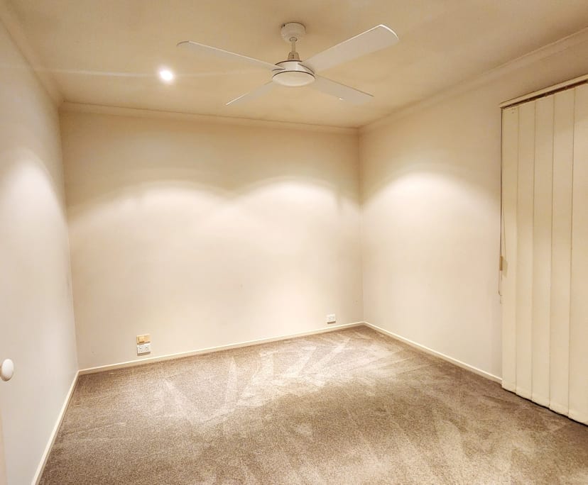 Room in a share house