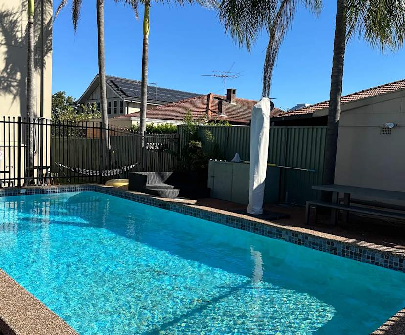 Furnished room in a flatshare