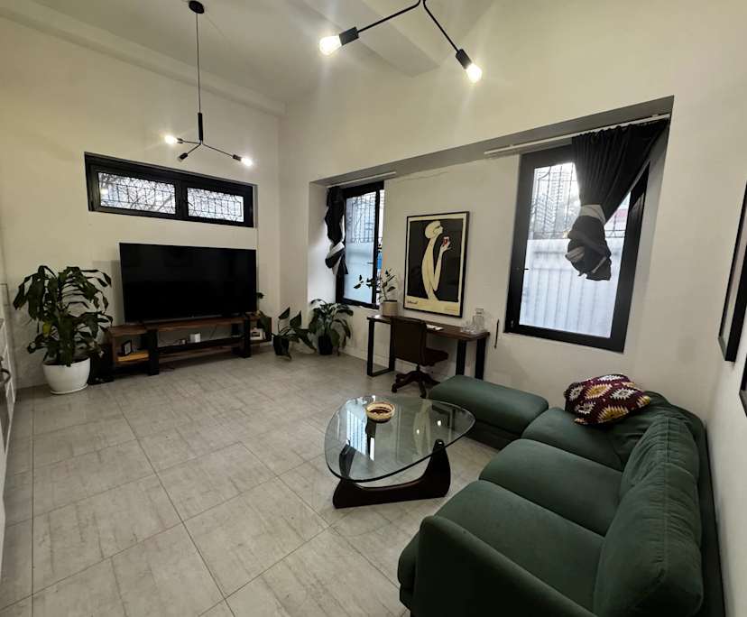 Unfurnished room in a flatshare