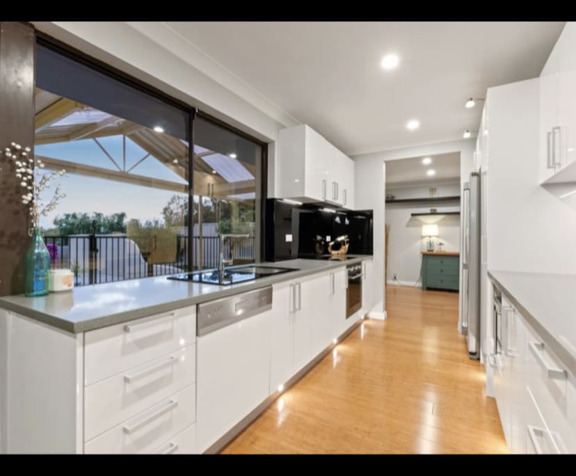 $350, Share-house, 4 bathrooms, Kallaroo WA 6025