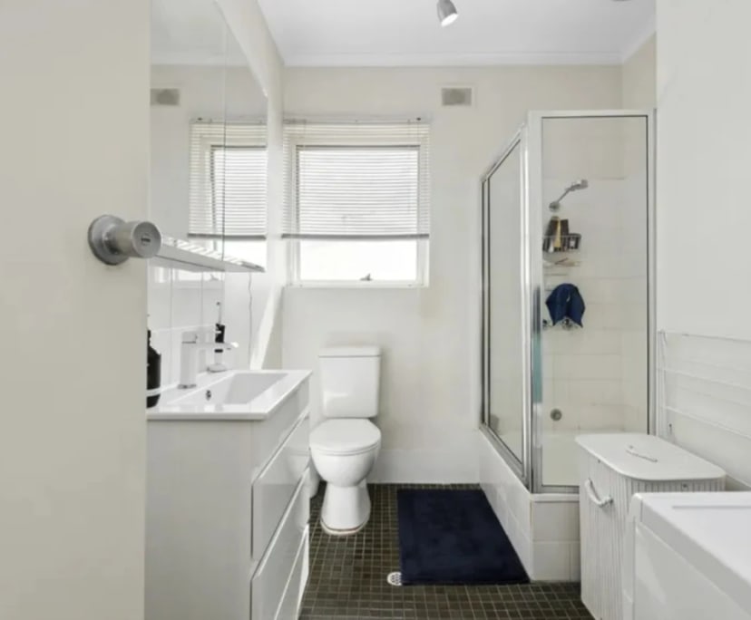 Room for Rent in Henley Beach, Adelaide 250, Unfu...