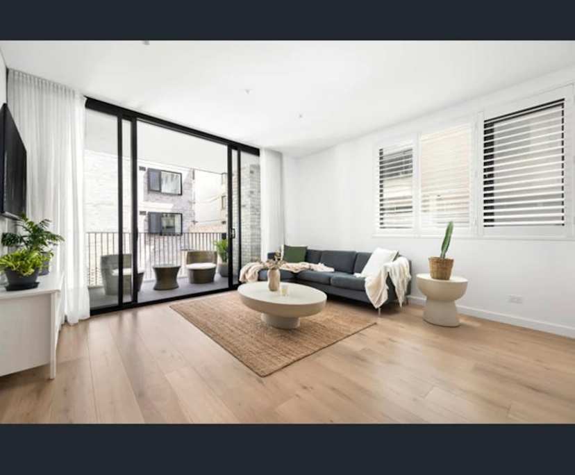 Unfurnished room with ensuite in a flatshare