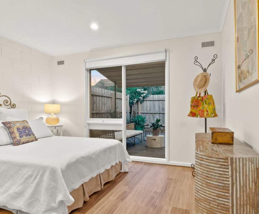 Whole property with 2 rooms for rent