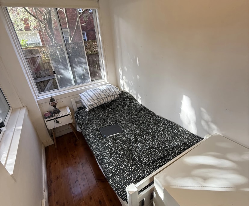Furnished room in a flatshare