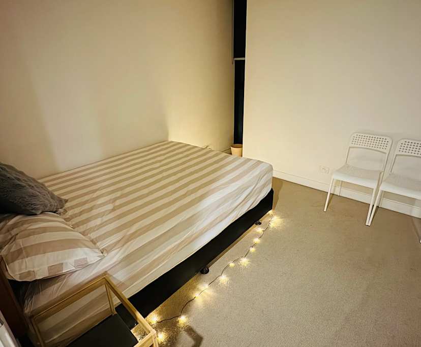 Furnished room in a flatshare