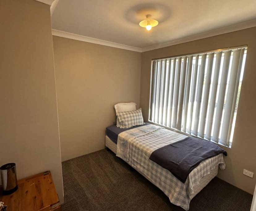 Room in a share house