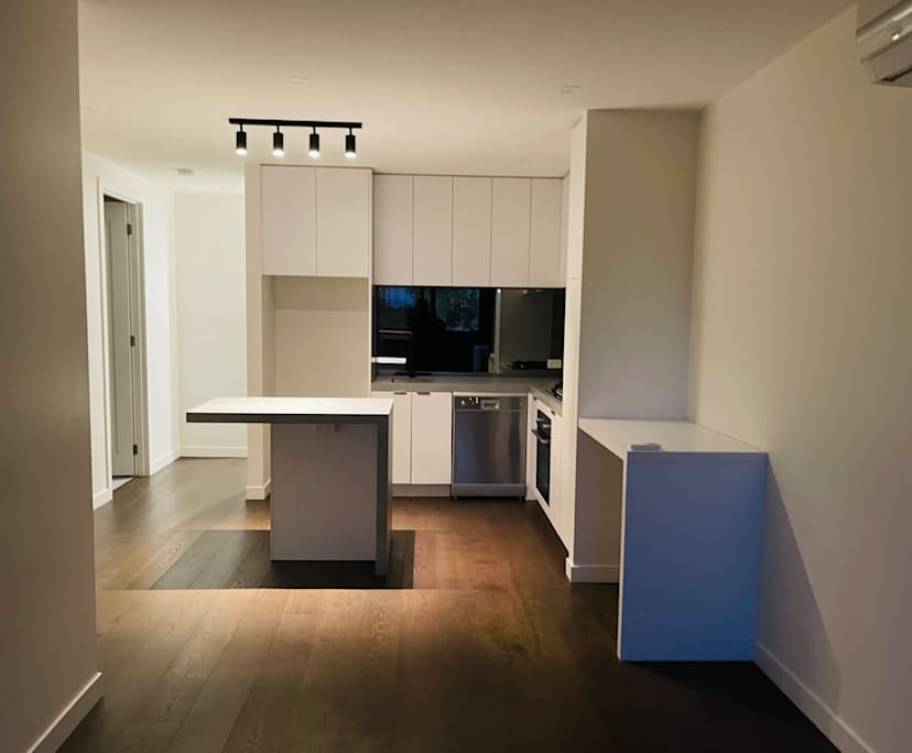 Furnished room with ensuite in a flatshare