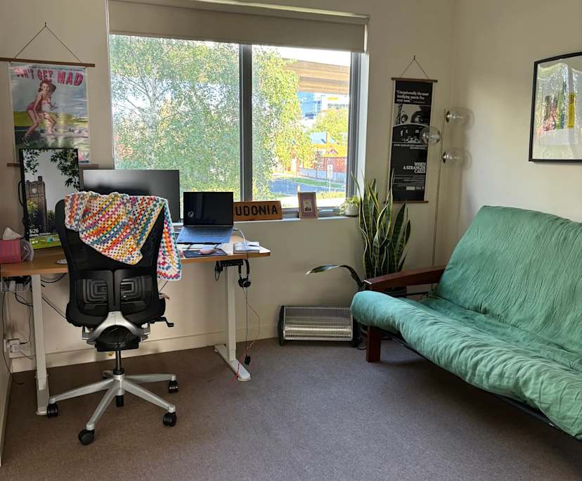 Unfurnished room in a flatshare